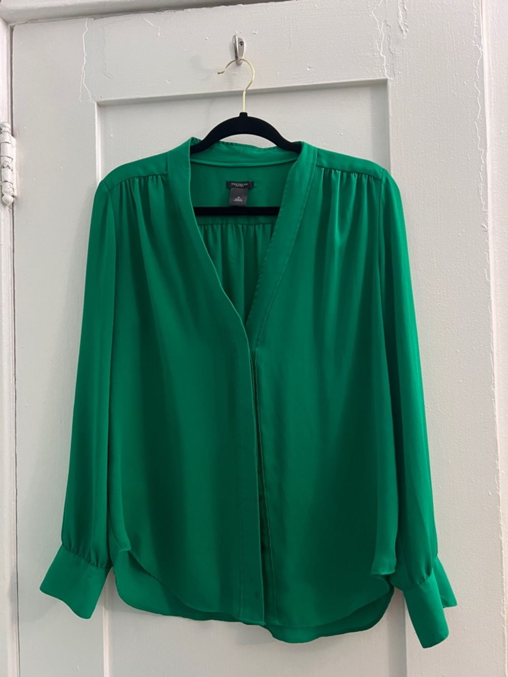 Ann Taylor Factory Emerald Green V-Neck Long Sleeve Blouse